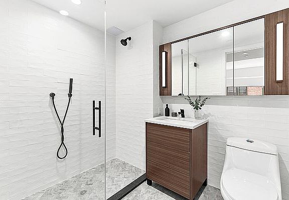 5th image of 50 Clarkson Ave #60