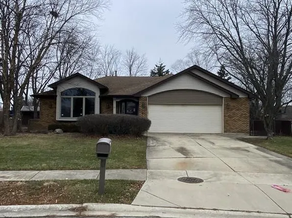 7609 Baker Ct, Darien, IL 60561