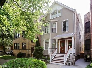 3704 N Bosworth Ave, Chicago, IL 60613