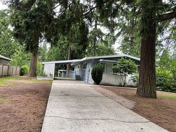 2nd image of 16234 NE 29th St