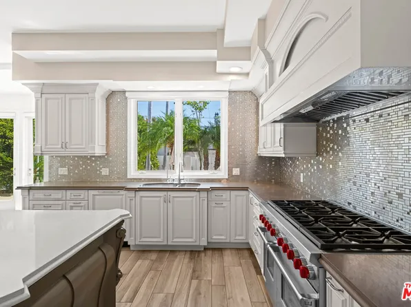 112 N Elm Dr, Beverly Hills, CA 90210