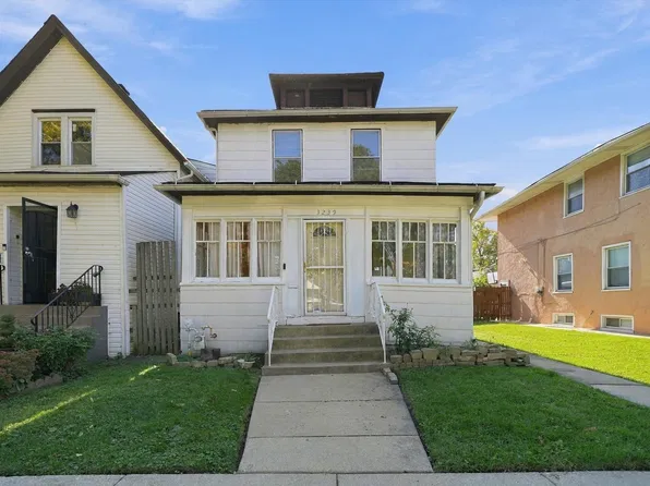 3239 W 63rd Pl, Chicago, IL 60629