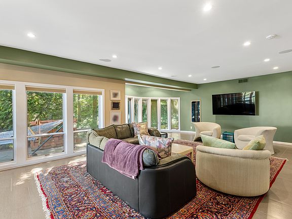 5th image of 199 Amhurst Pl