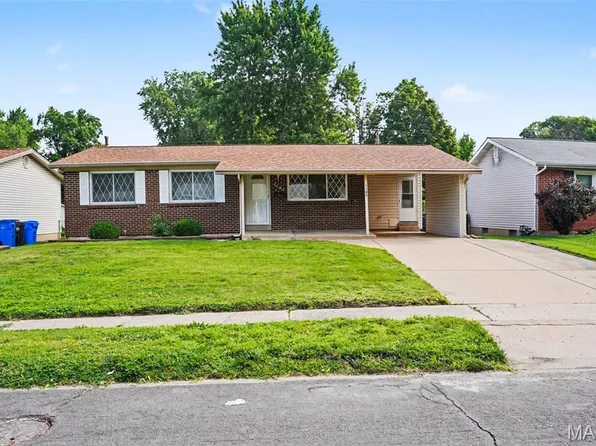 1105 5th Plz, Florissant, MO 63031