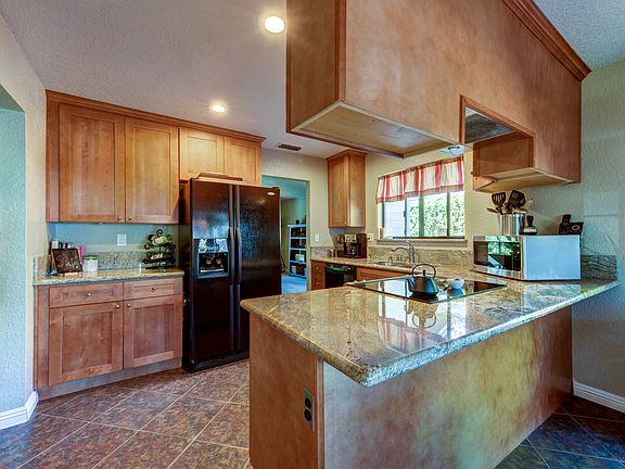 3rd image of 7029 Allenwood Ct