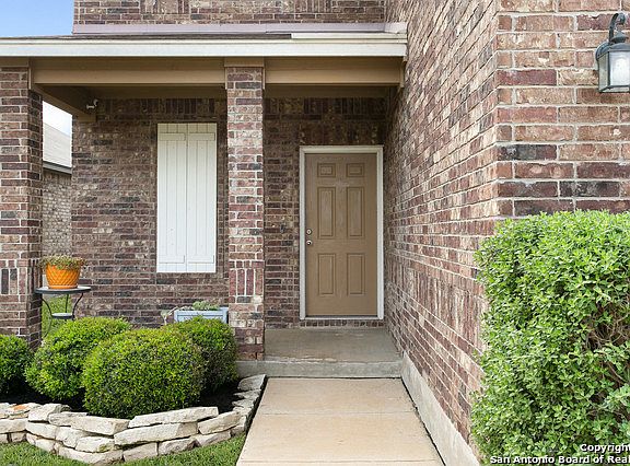 2nd image of 911 Spello Cir