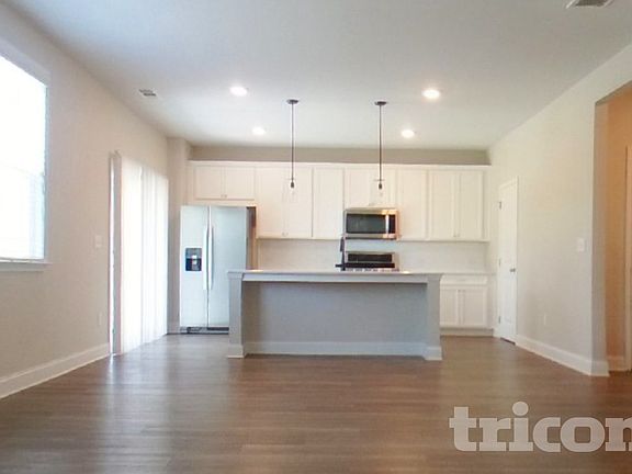 4th image of 36 Leyland Ct