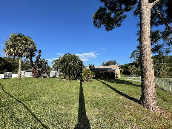4th image of 2574 SW Deckard Street