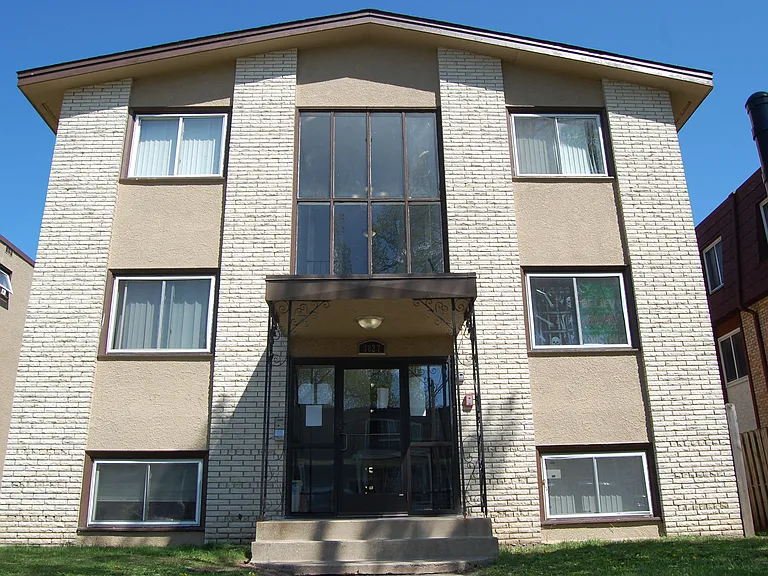 Whittier Flats - 3027 Pleasant Avenue