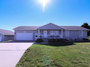 1301 1st St, Grundy Center, IA 50638