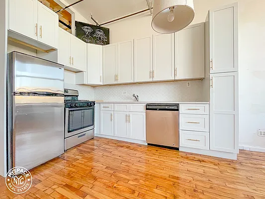 Rented by MySpaceNYC | media 16