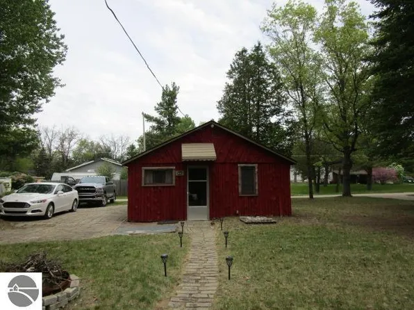 3793 Oakwood Dr, West Branch, MI 48661