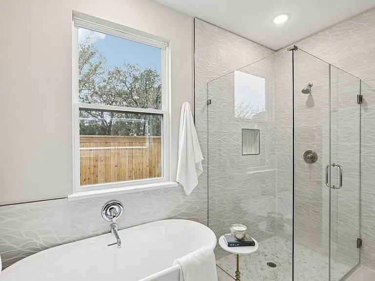 1713 Highland Dr W — Photo 13