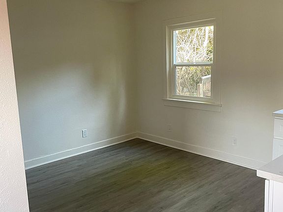 2nd image of 1030 N Raymond Ave APT 4A