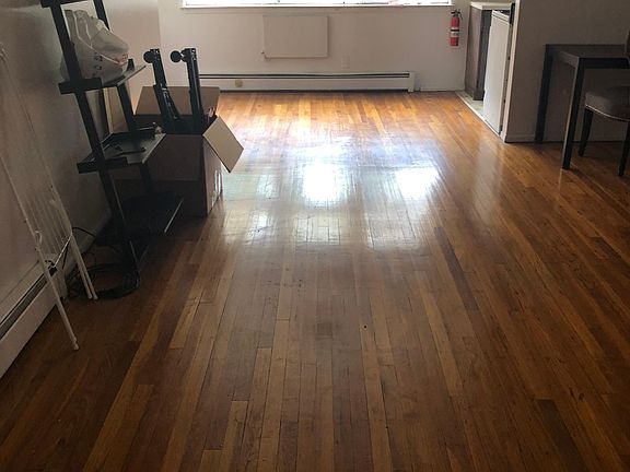 4th image of 260 E Westfield Ave