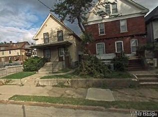 1414 Osborne Ct, Niagara Falls, NY 14303