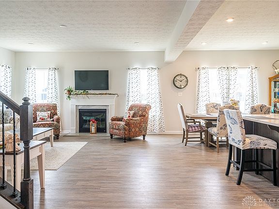 2nd image of 2814 New Castle Dr