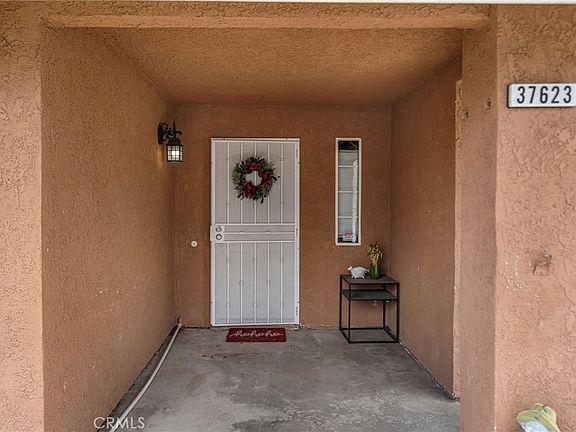 5th image of 37623 Robin Ln
