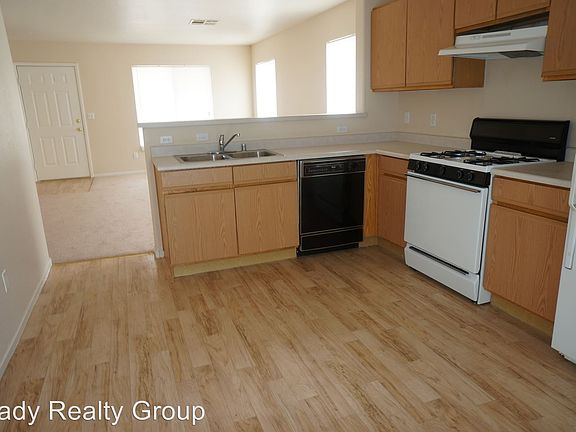 3rd image of 2857 Kensington St