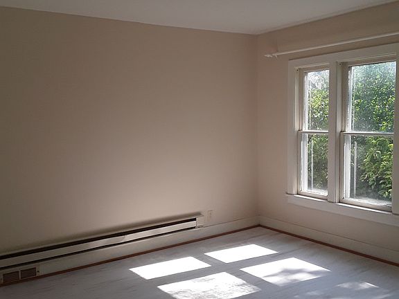 4th image of 706 8th St N