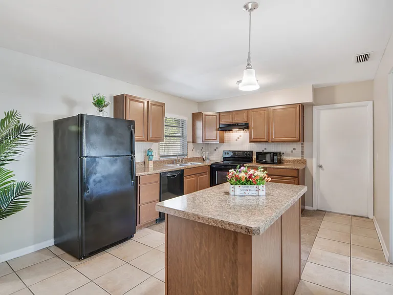 6424 Wilshire Dr — Photo 4