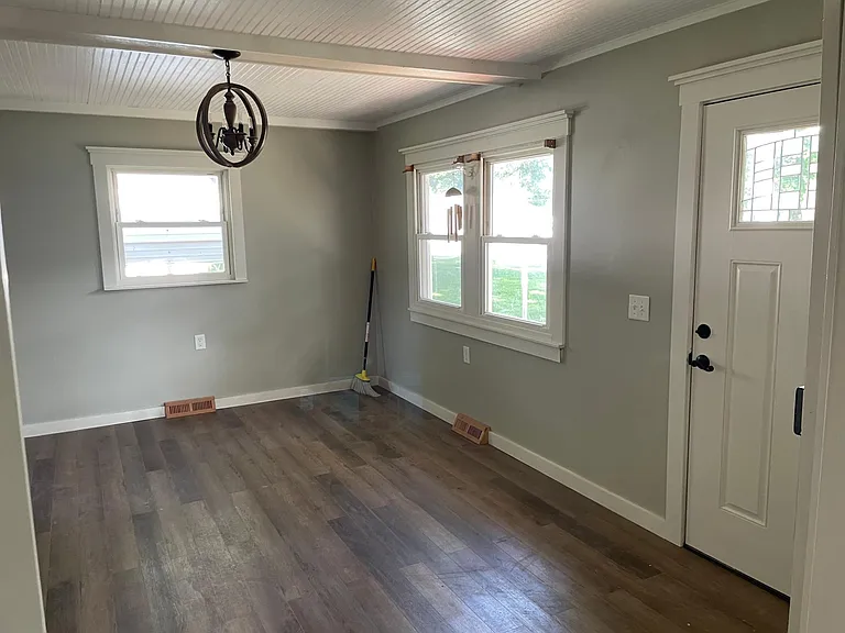 1509 Crozier Ave — Photo 2