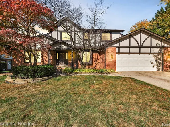 700 Denham Ln, Rochester Hills, MI 48307
