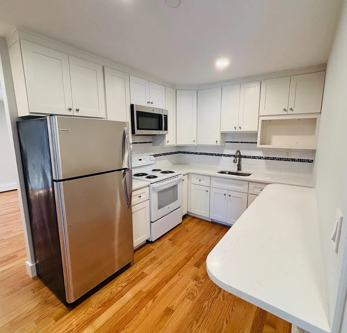 1 bed, 1.0 bath, $2,950 — Photo 3