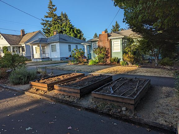 Parkway grow beds