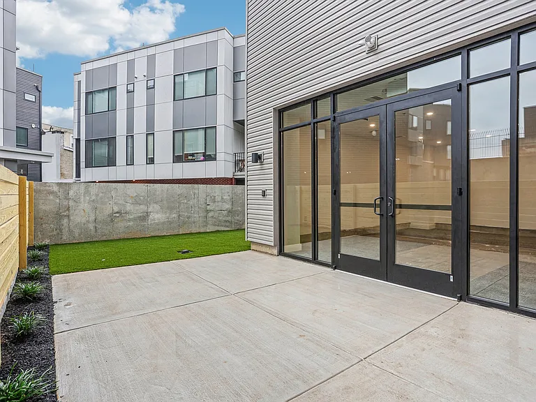 1731 Tilghman St — Photo 32