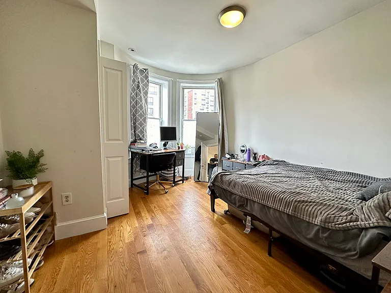 836 Huntington Ave #1X — Photo 5