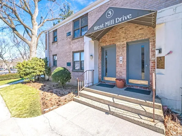3 W Mill Drive #8C, Great Neck, NY 11021