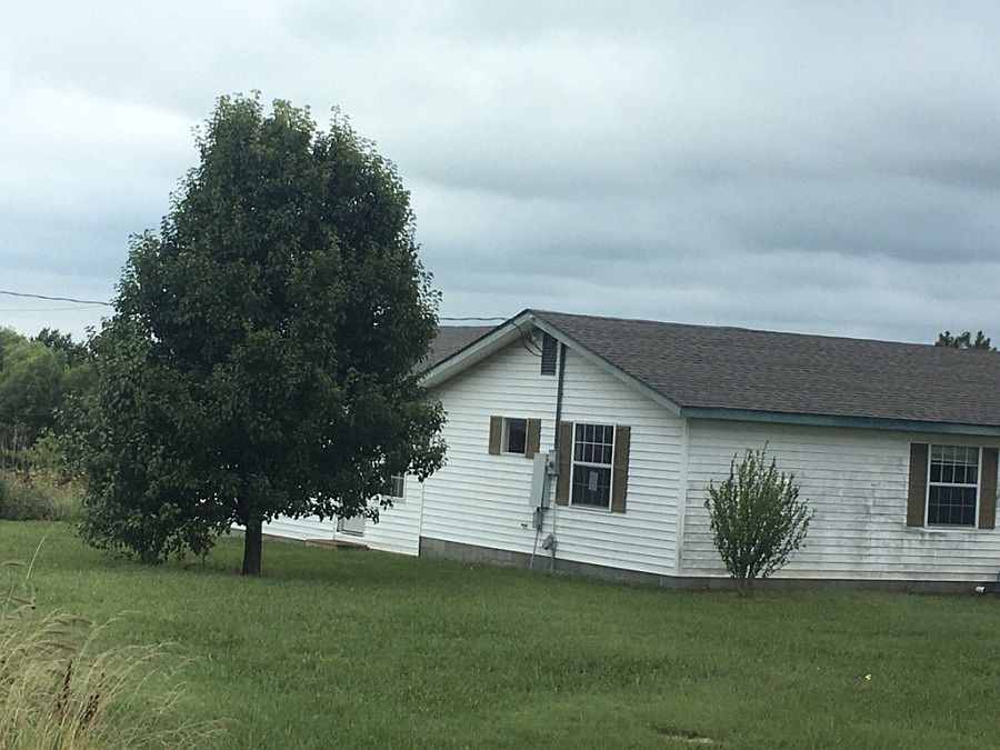 2nd image of 23323 Pettijohn Springs Rd