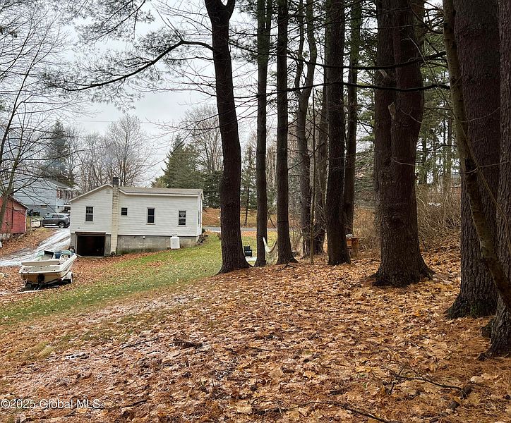 4th image of 38 Robin Road