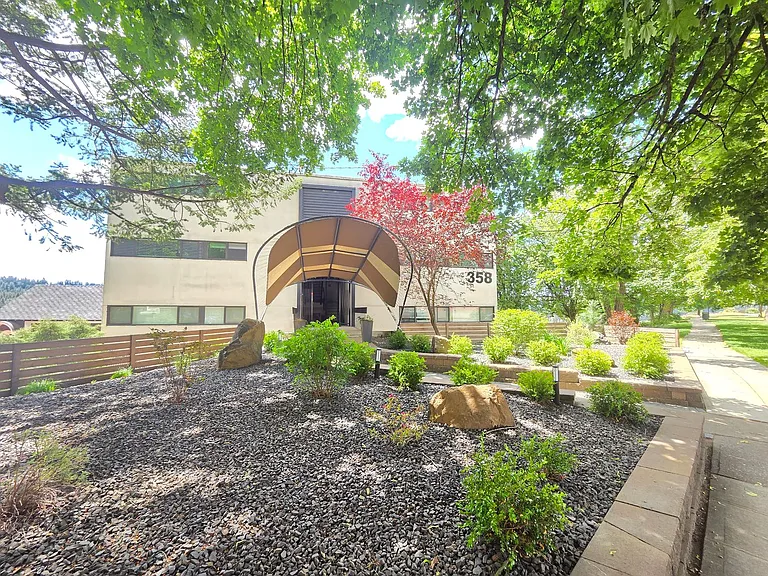 358 S Coeur D Alene St — Photo 13