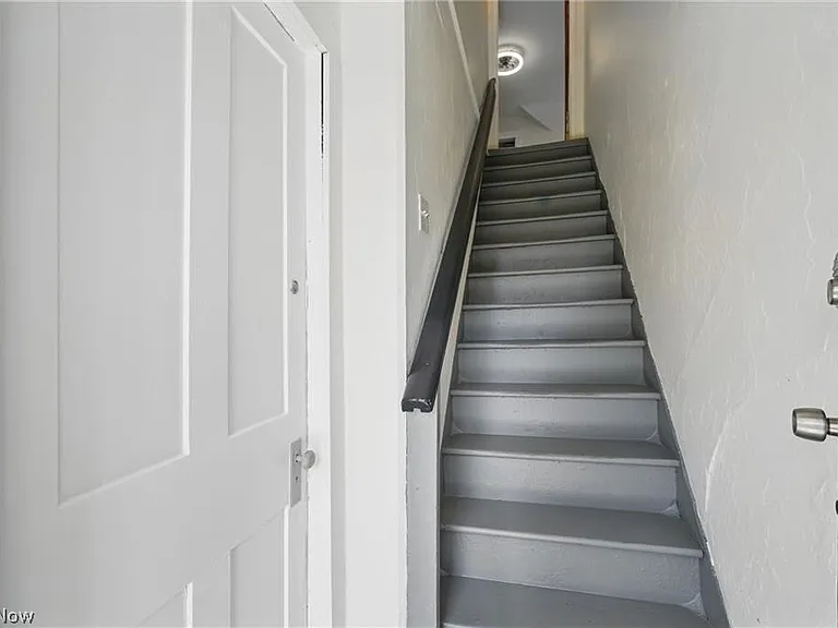 2471 Tremont Ave #UP — Photo 3