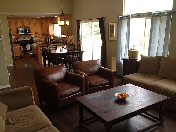 Family/eating nook/kitchen