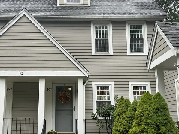 402 Twin Lakes Dr Unit 402, Halifax, MA 02338