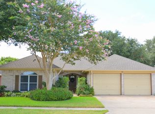 201 Sunset Dr, Victoria, TX 77901