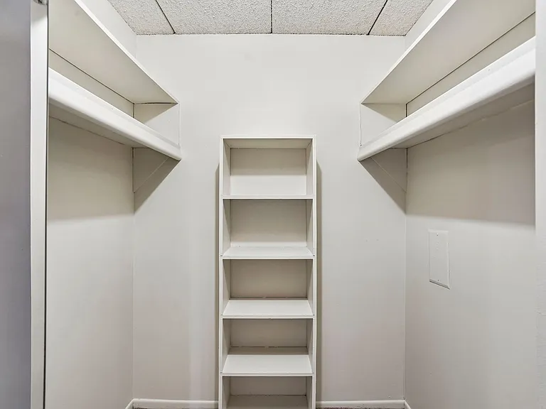 Lincoln Tower Apartments — Photo 33