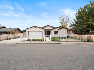 753 N Brundage Avenue, Farmersville, CA 93223
