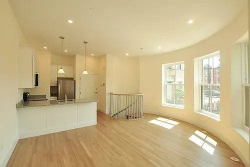877 Beacon St #1F Photo 1