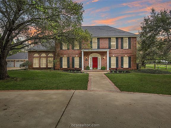 2nd image of 6 Lori Ln