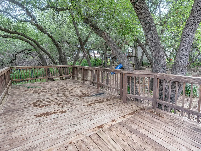 1015 Twin Deer Ln — Photo 18