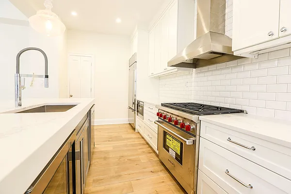 Sold by Roxann Realty LLC | media 12