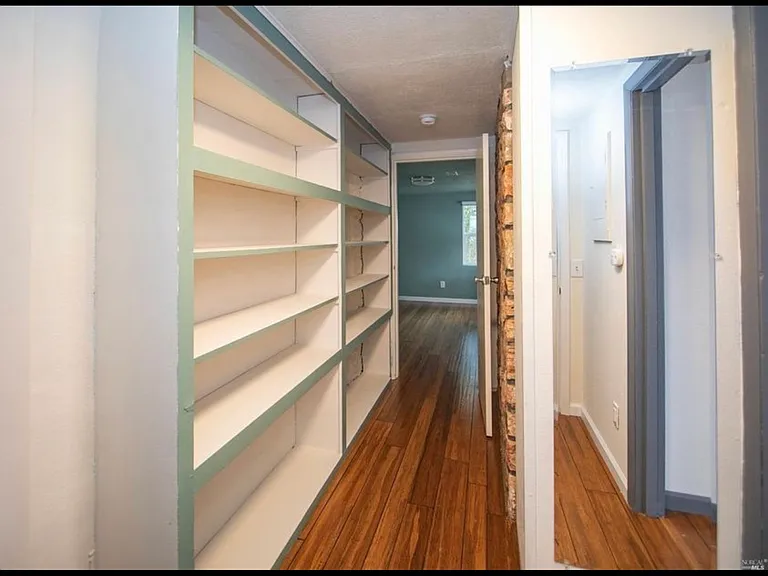 Glenhaven Dr — Photo 10