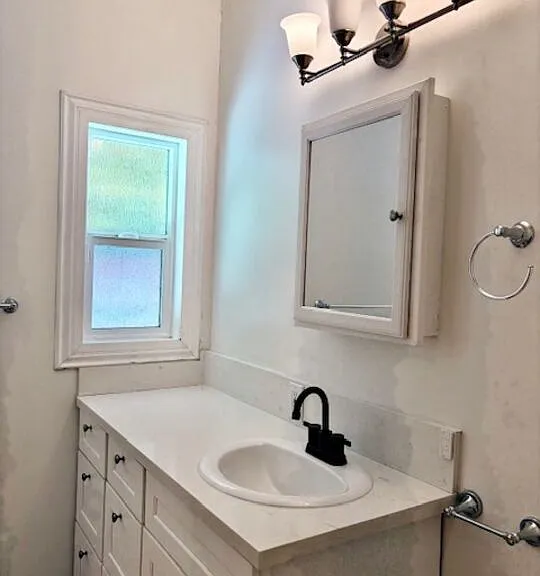 459 S Holt Ave — Photo 25