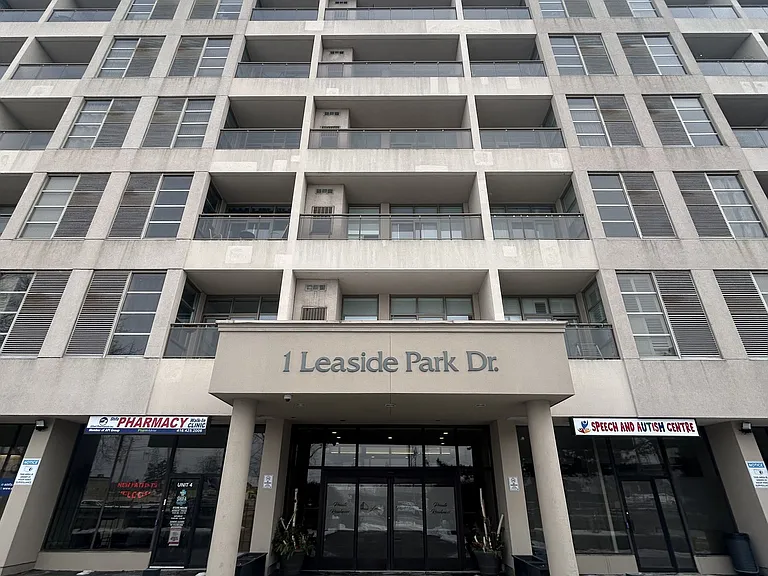1 Leaside Park Dr #408 — Photo 1