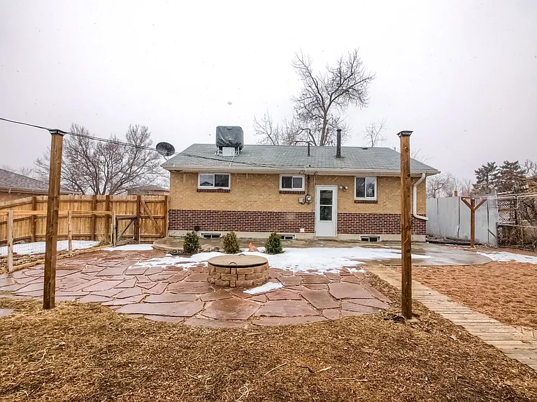 207 Teal St — Photo 33