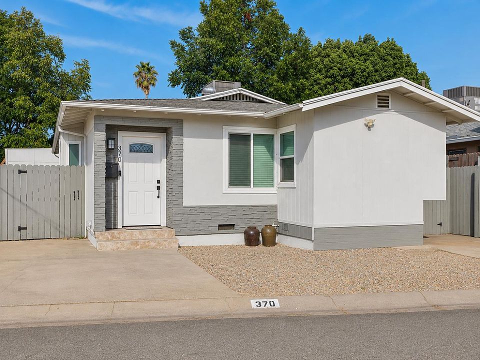 1st image of 370 Pine Way